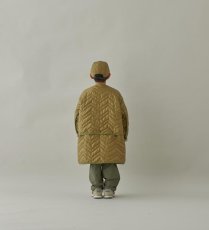 画像8: MOUN TEN./MOUNTEN/マウンテン/キッズ/ジュニア/子供服 zigzag quilt sepalate coat light khaki 0(145-155cm) (8)